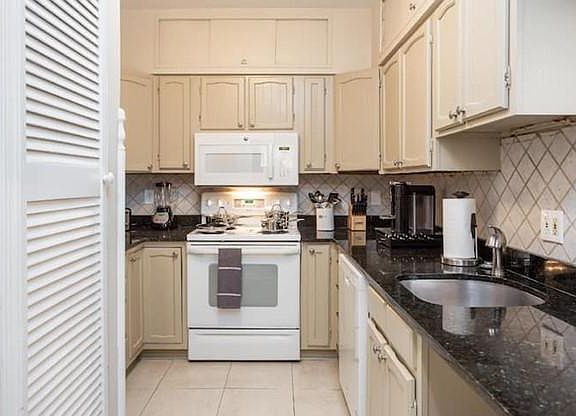 3rd image of 213 S Alfred St APT 3
