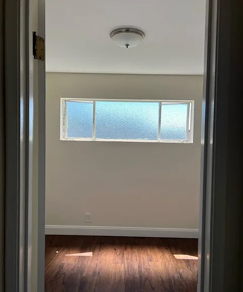 Claremont Park Apartments — Photo 8