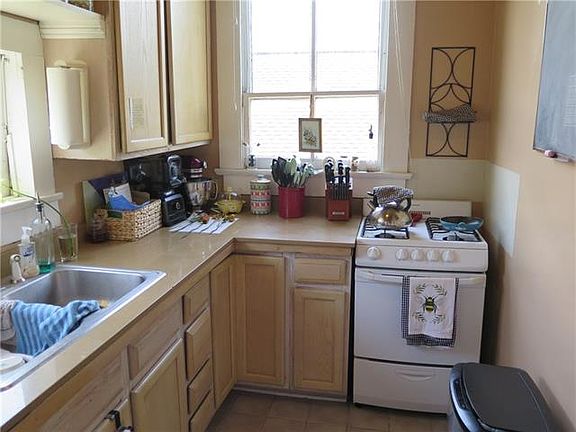 3rd image of 717 Nashville Ave APT 4