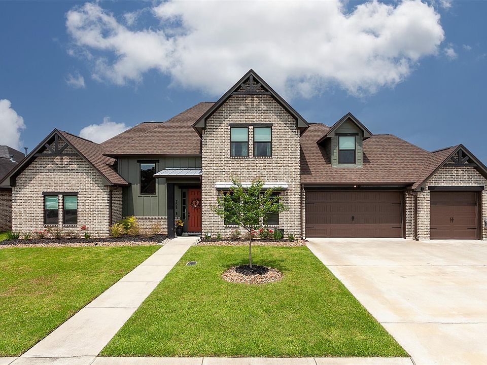 1st image of 305 Mandavilla Way