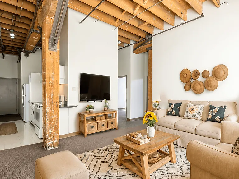 Mercantile Housing — Photo 11