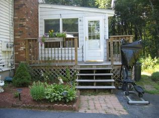 13 McQuesten Cir, Litchfield, NH 03052