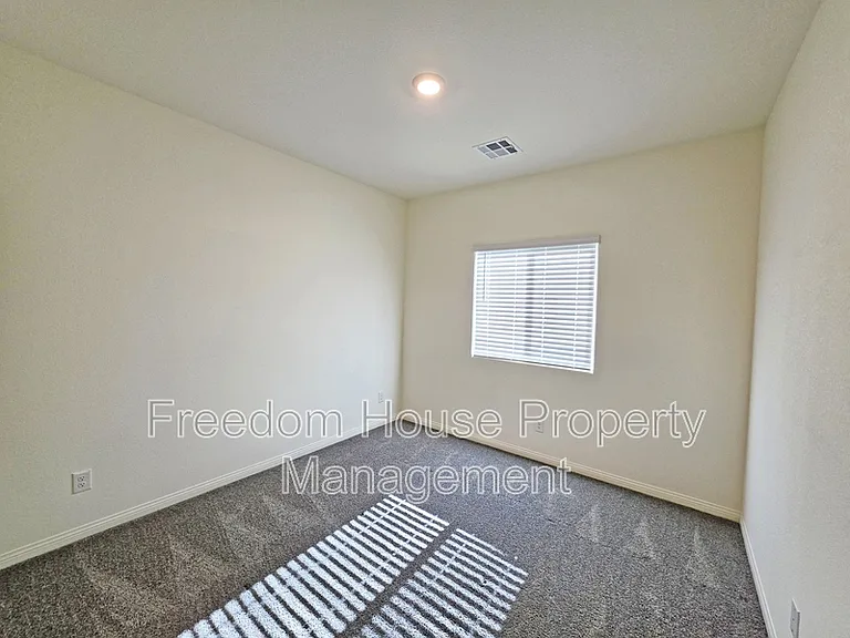 56 Pioneer Range Ave — Photo 14
