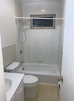 5th image of 138 Kenoza Ave #1