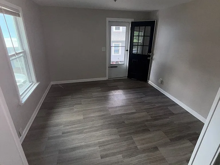 108 1/2 W Filbert St — Photo 13