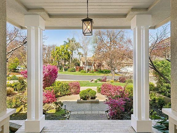 4th image of 3756 Gleneagles Dr