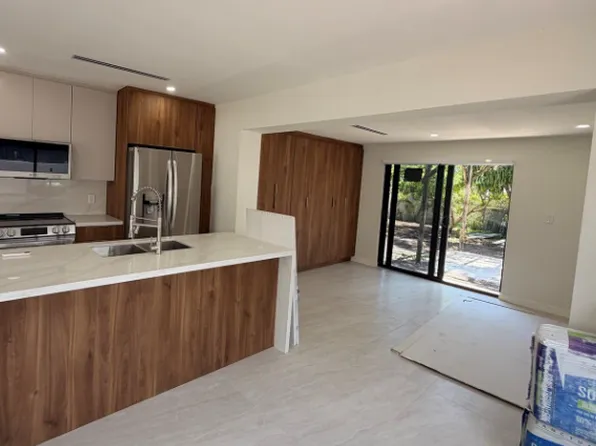 3680 NW 16th St, Miami, FL 33125