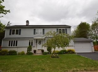 65 Warrenville Rd, Middlesex, NJ 08846