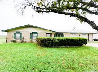 400 Prairie Hl, Seguin, TX 78155