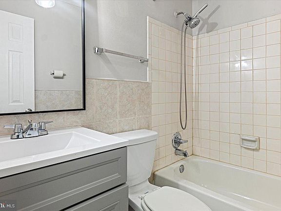 5th image of 7701 Hiawatha Ln