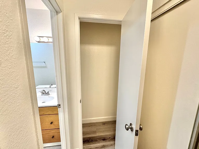 4546 Norwood Street — Photo 12