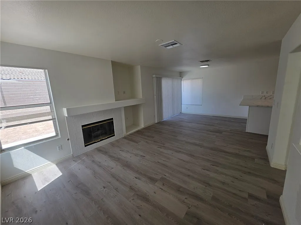 3 bed, 2.5 bath, 1722 sqft, $1,950 — Photo 4