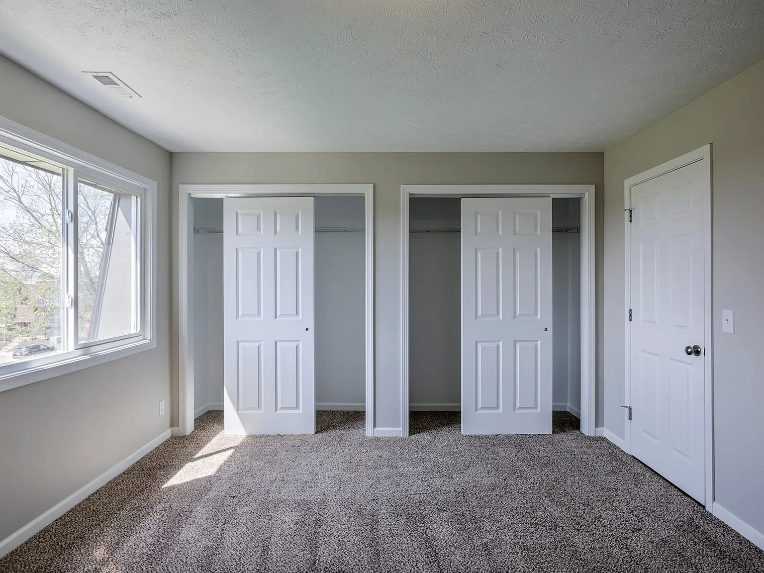 The Pines at Q Plaza Apartments — Photo 2