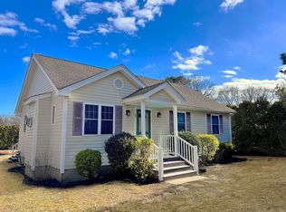 34 10th St S, Edgartown, MA 02539