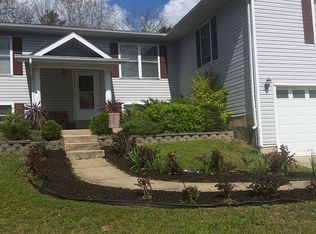 10237 Lake Ridge Dr, Hillsboro, MO 63050
