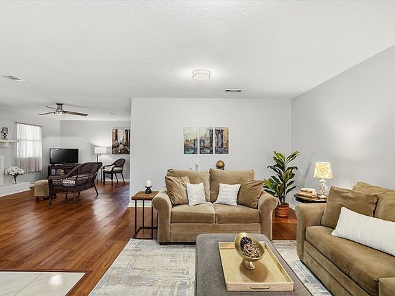 5th image of 197 SE Villas Ct APT C