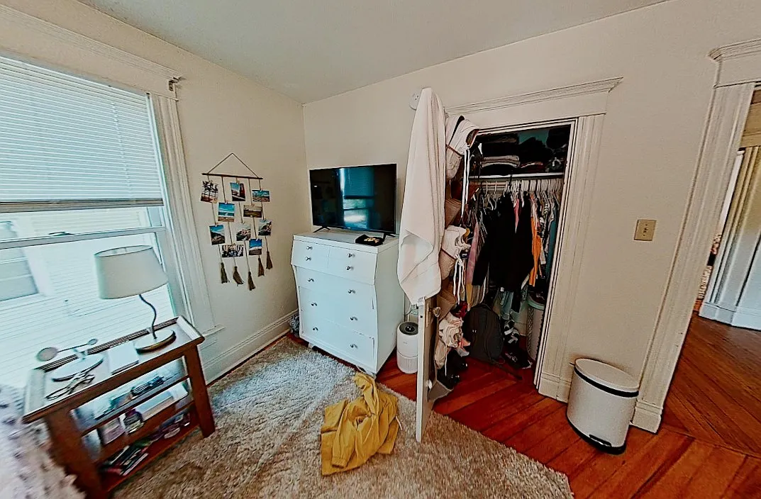 4 bed, 2112 sqft, $2,936 — Photo 4