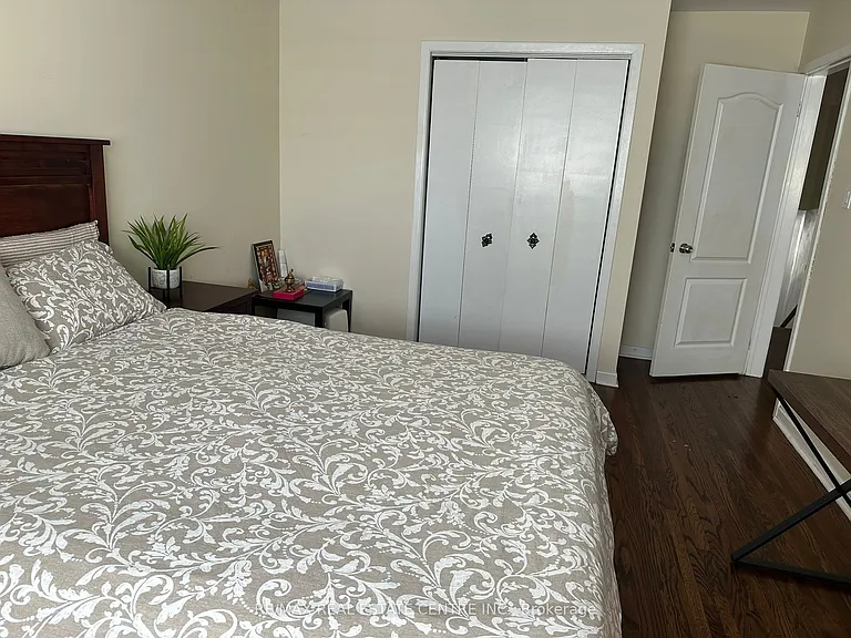 86 Earnscliffe Cir — Photo 18