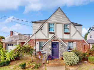 156 Malverne Ave, Malverne, NY 11565