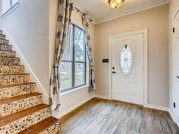 4th image of 2314 Cottage Ct