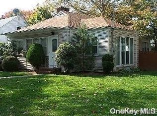 165 Pierson Ave, Hempstead, NY 11550