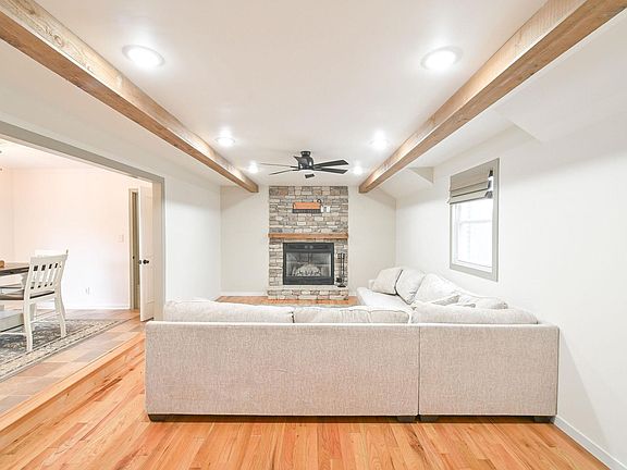 5th image of 2234 Beal Rd