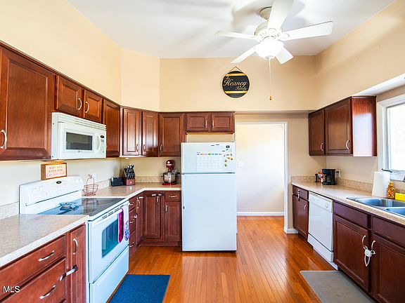 2nd image of 59 Bluebird Road