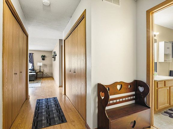 5th image of 101 Gables Dr SW