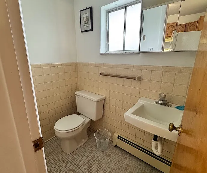 54 Price Rd #B — Photo 2