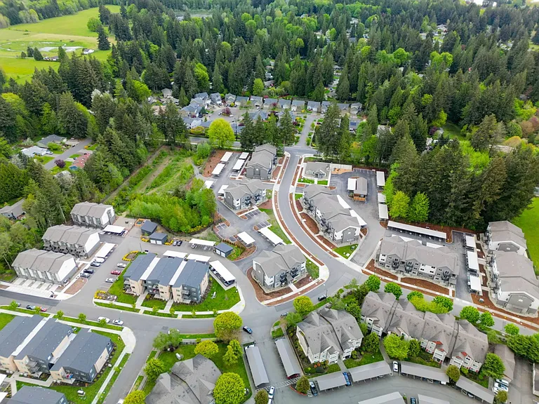 The Vicara Apartments & Townhomes — Photo 8