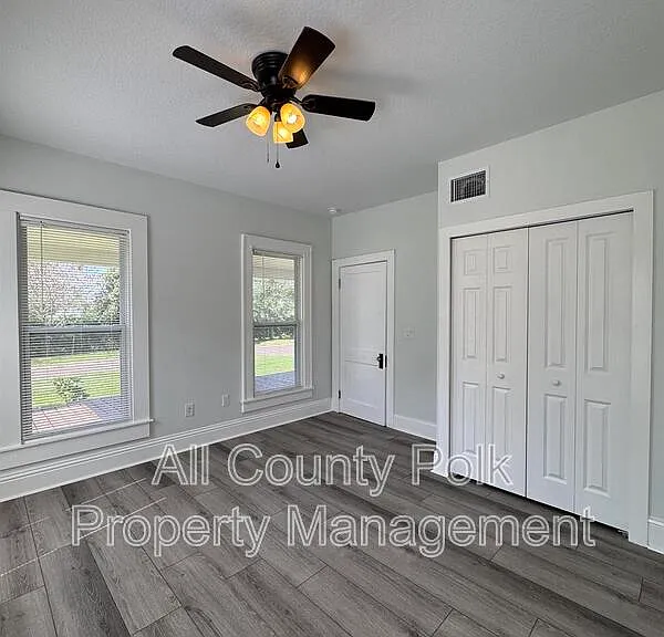 1044 W Lime St — Photo 15