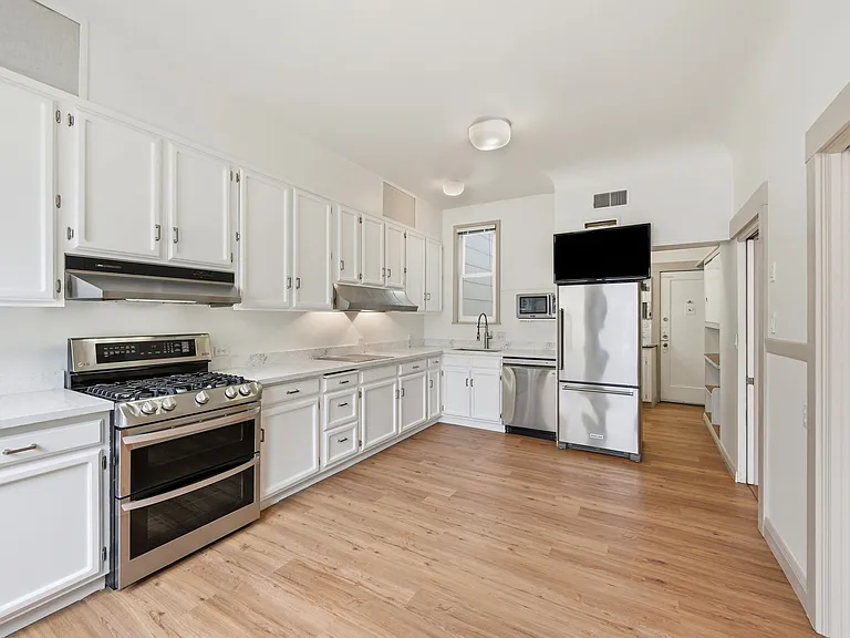 Kitchen alternate view