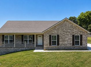 1635 Cavet Dr, Maryville, TN 37803