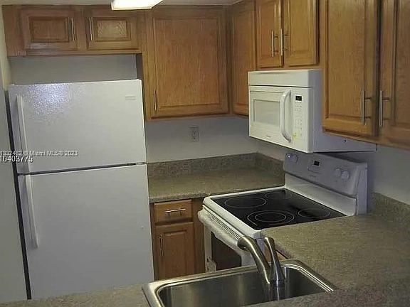 3rd image of 670 NW 85th Pl #11208
