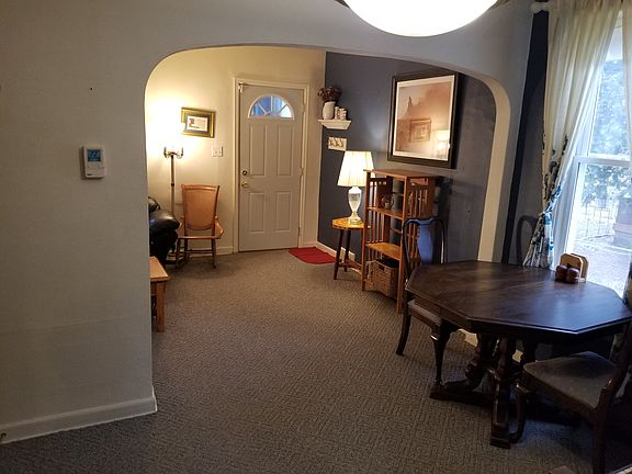 4th image of 414 King St W
