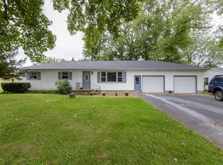4104 Waterview Dr, Vicksburg, MI 49097