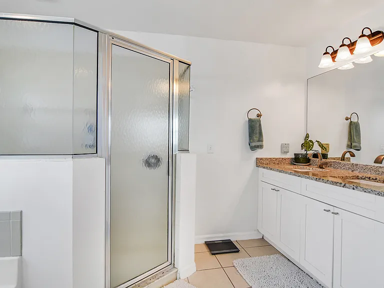 130 SW 31st Ave — Photo 7