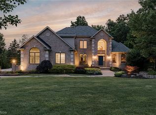 4013 Meadowvale Ct, Akron, OH 44333