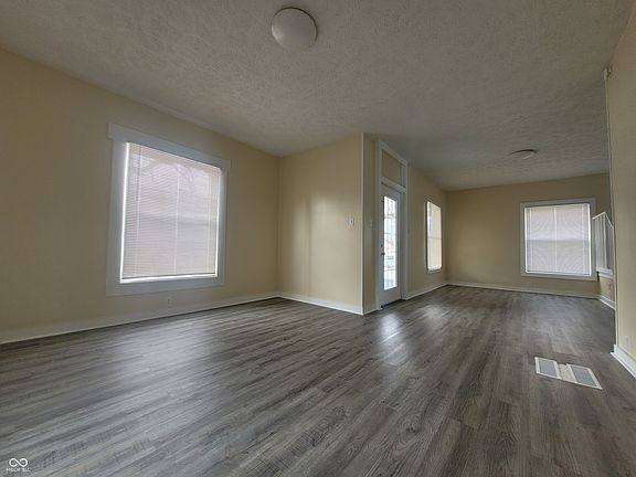 3rd image of 500 E College St