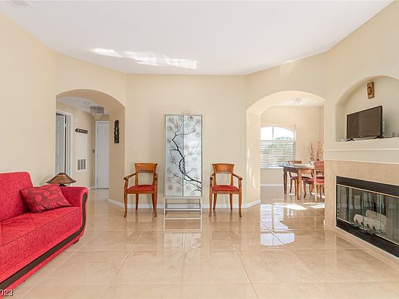 3rd image of 8400 White Eagle Ave Unit 202