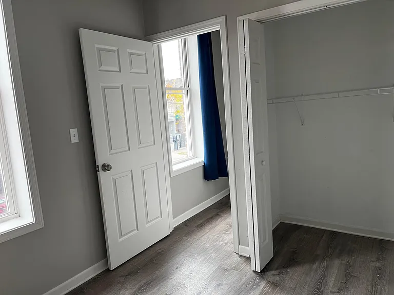 543 N Noble St — Photo 12