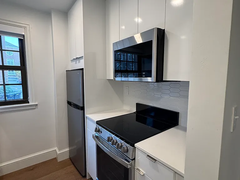 1202 Massachusetts Ave — Photo 10