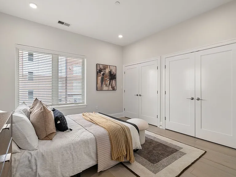 The Brook Luxury Apartments of Cambridge — Photo 16