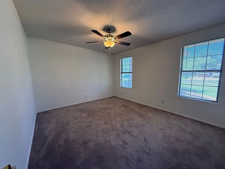 728 Spencer St — Photo 13
