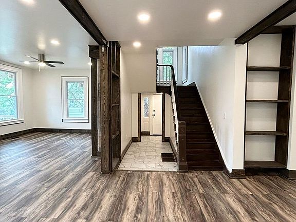 4th image of 2362 Harper Ave