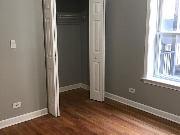 2nd image of 6345 N Washtenaw Ave APT 3W
