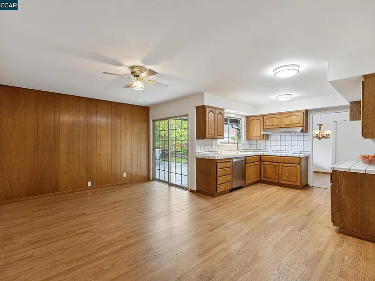 Sumac Cir — Photo 9