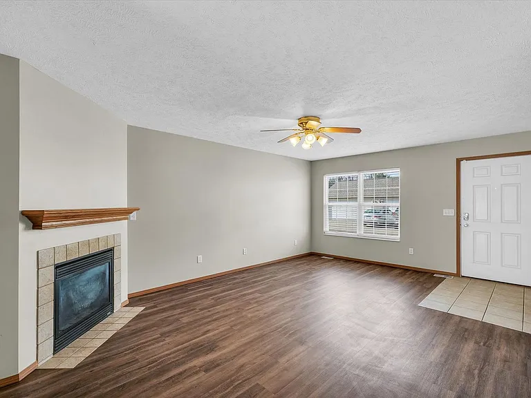 1017-1025 Maple Hill Rd — Photo 36