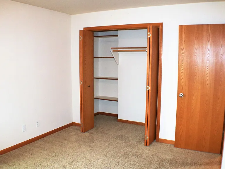 545 Pond View Drive — Photo 36