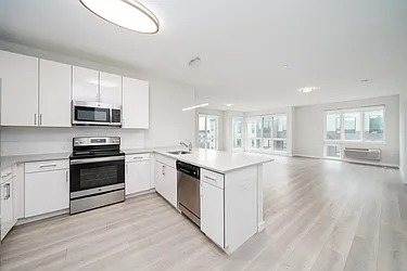 16 Bennett Street, #211